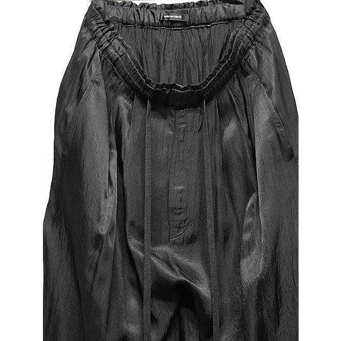 nude:masahiko maruyama ・ヌード:マサヒコマルヤマ/アセテートツイルワイドクロップドイージーパンツ/Black | nude:masahiko maruyama | 03