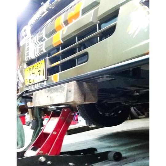 ハイゼットトラック（旧500系、令和３年１２月マイナーチェンジ前）フロントパイプバンパー　オフロードファクトリー |  | 02