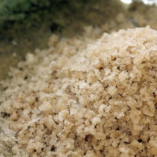 男鹿工房 男鹿半島の塩 藻塩 80g 丸タッパ | ブランド登録なし | 01