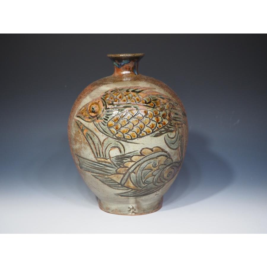 扇屋】 金城次郎「魚紋 花瓶」共箱 手早い 高さ 約32.5cm 幅 扇屋】 金城次郎「魚紋 花瓶」共箱 手早い 高さ 約32.5cm 幅