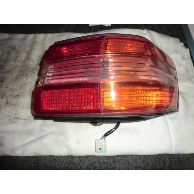 2t テールランプ マークII E-JZX105 右テールランプ 81550-22810 : 大山伝宝商店 - 通販