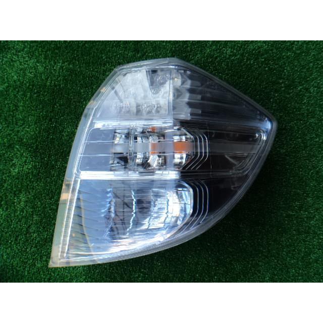 フィット DAA-GP1 右テールランプ 33500-TF0-J71 : 大山伝宝商店 