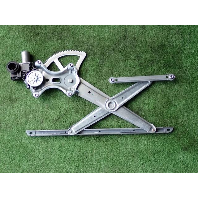 NOAH ノア DBA-ZRR85W 右Fドアレギュレータ・モーター 85710-28190 