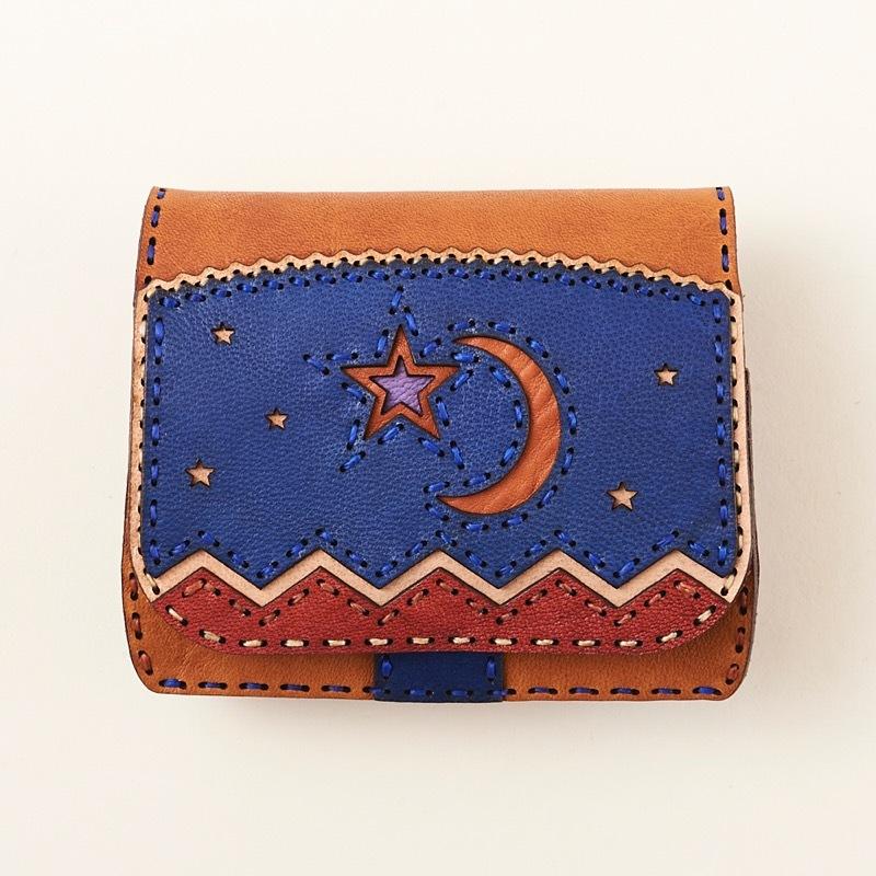 【オジャガデザイン】星と月の刺繍レザーポーチ カラフル【未使用】 ojaga design（オジャガデザイン） レザーショートウォレット 5color