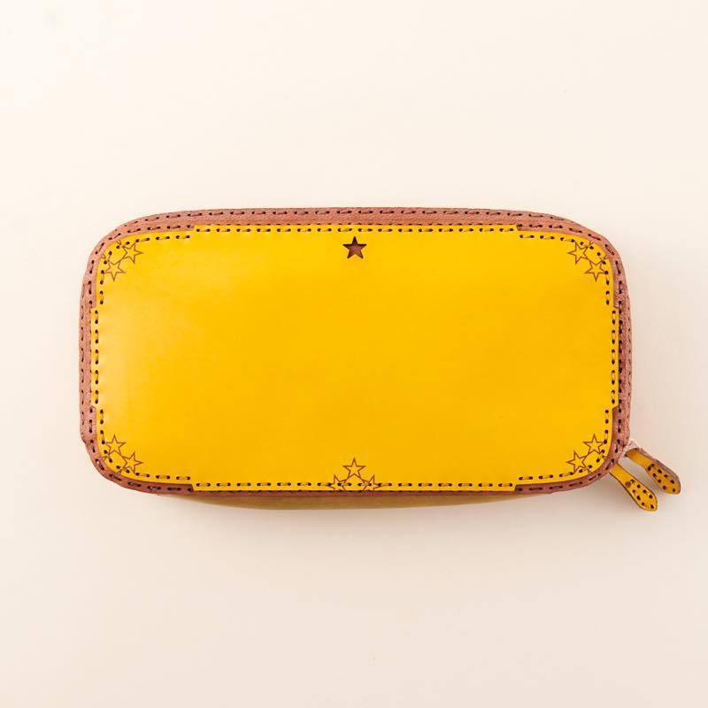 オジャガデザイン】星と月の刺繍レザーポーチ カラフル【未使用】