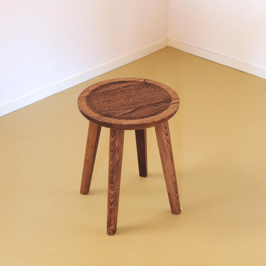手彫りの丸スツール・組立式(クリ・拭き漆)