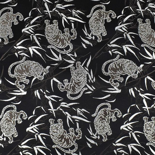 美品！　瑞両　金属製香合　菊・笹・梅など精緻な柄物 銀製 香玉 桜 – かざりや 鐐 - KAZARIYA RYO KYOTO JAPAN -