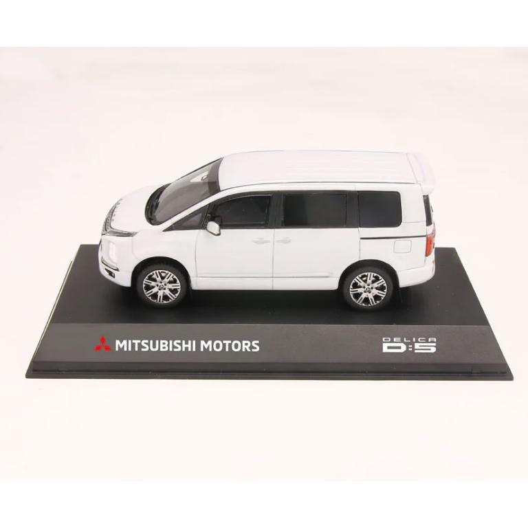 三菱（MITSUBISHI） (10)デリカD：5 1/43サイズモデルカー
