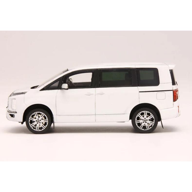 (10)デリカＤ：5 １/４３サイズモデルカー（ホワイトD）「ミツビシ純正用品」MITSUBISHI MOTORS COLLECTION  SRG10046W ＳＲＧ１００４６Wの画像