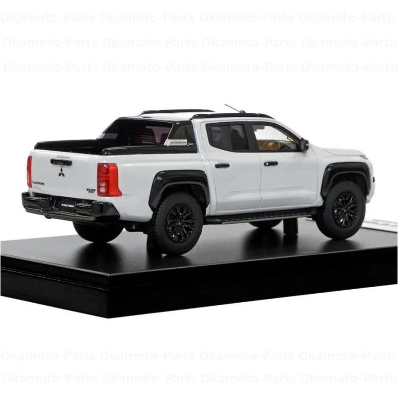三菱（MITSUBISHI） (10T)トライトン 1/43サイズモデルカー