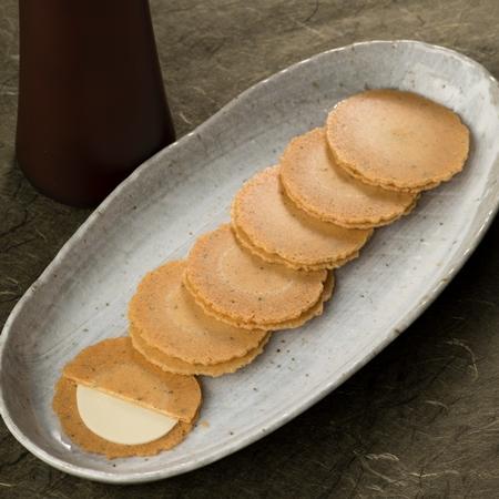 しじみのチーズサンド 10枚入 お菓子の壽城（ことぶきじょう） 寿製菓 山陰 鳥取 島根 お土産 贈り物 ギフト プレゼント 手土産 | お菓子の壽城 | 01