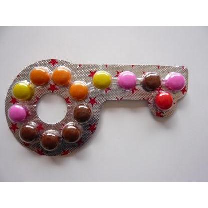 ひこ@商品詳細は必ず読んでください様　ページ　2点おまとめ カギッコチョコ 14粒入×40個 1BOX チーリン製菓（株） : 善野