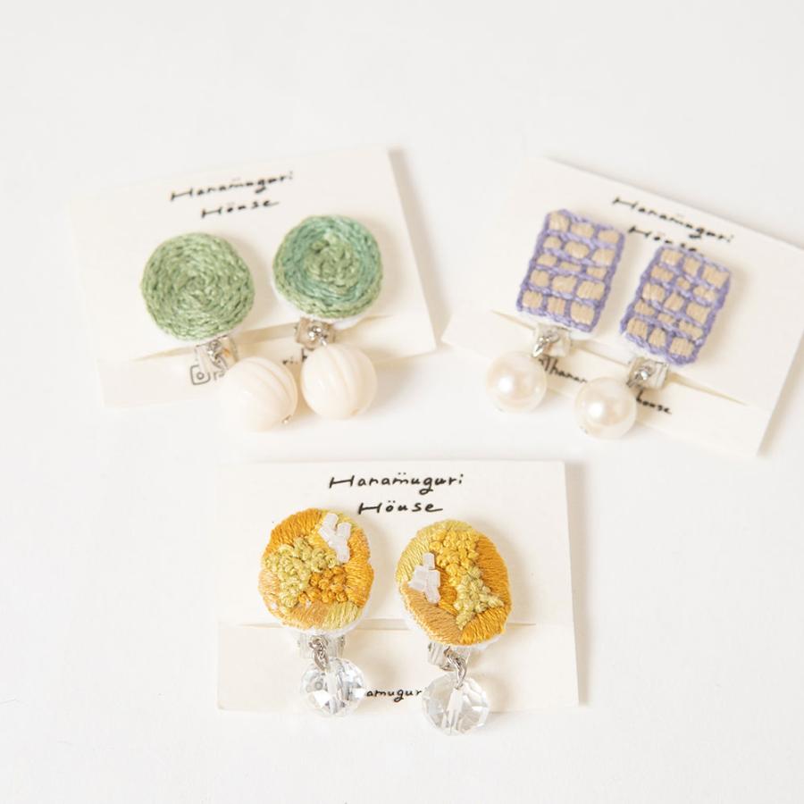 ビーズ付き 刺繍イヤリング お洒落なデザインのアクセサリー