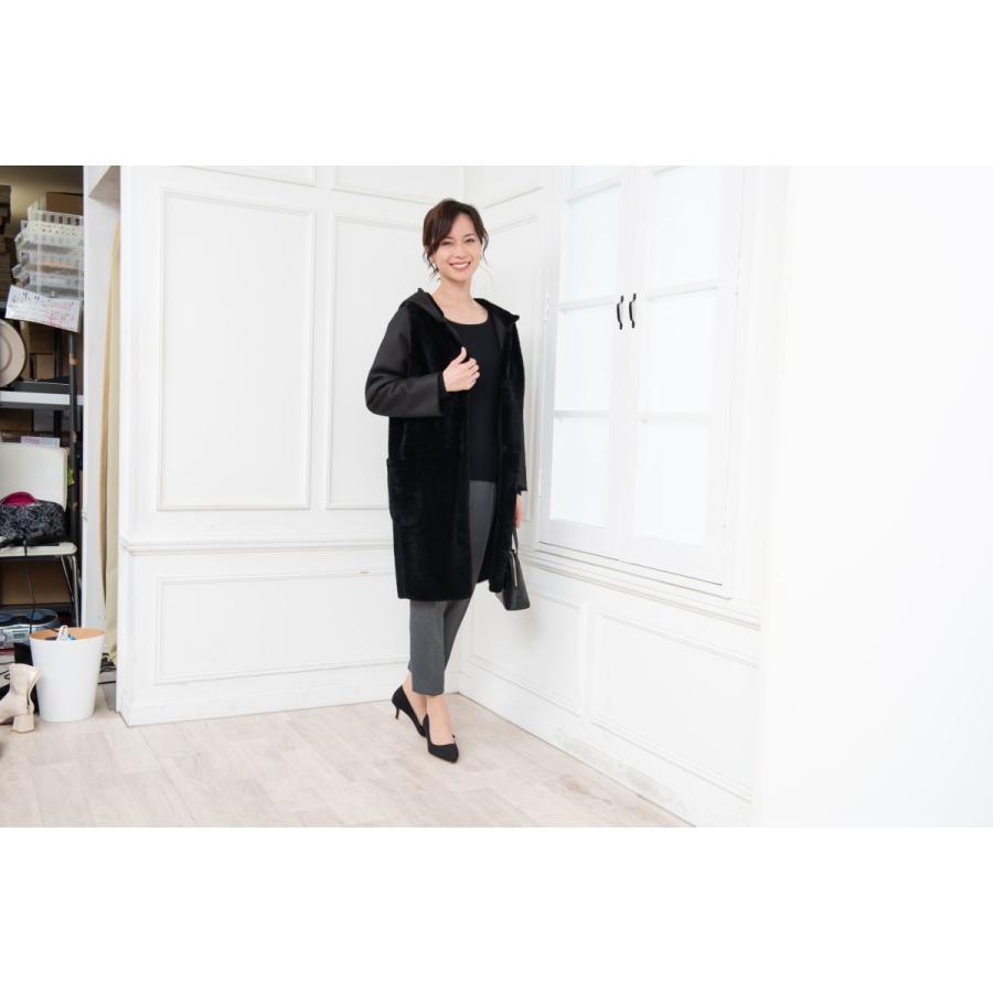 フード付きムートンコート 全店販売中