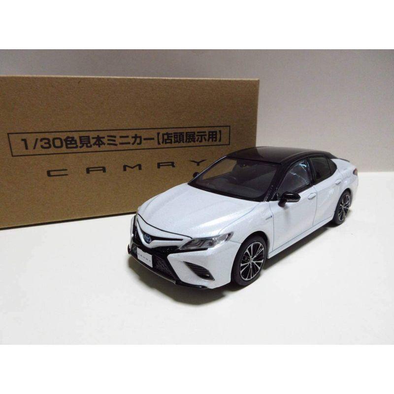 トヨタ 新型カムリ ハイブリッド WS レザーパッケージ CAMRY カラーサンプル2トーン ブラックxホワイトパール 新型カムリ ハイブリッド WS レザーパッケージ CAMRY トヨタ カラーサンプル2トーン ブラックxホワイトパール 　