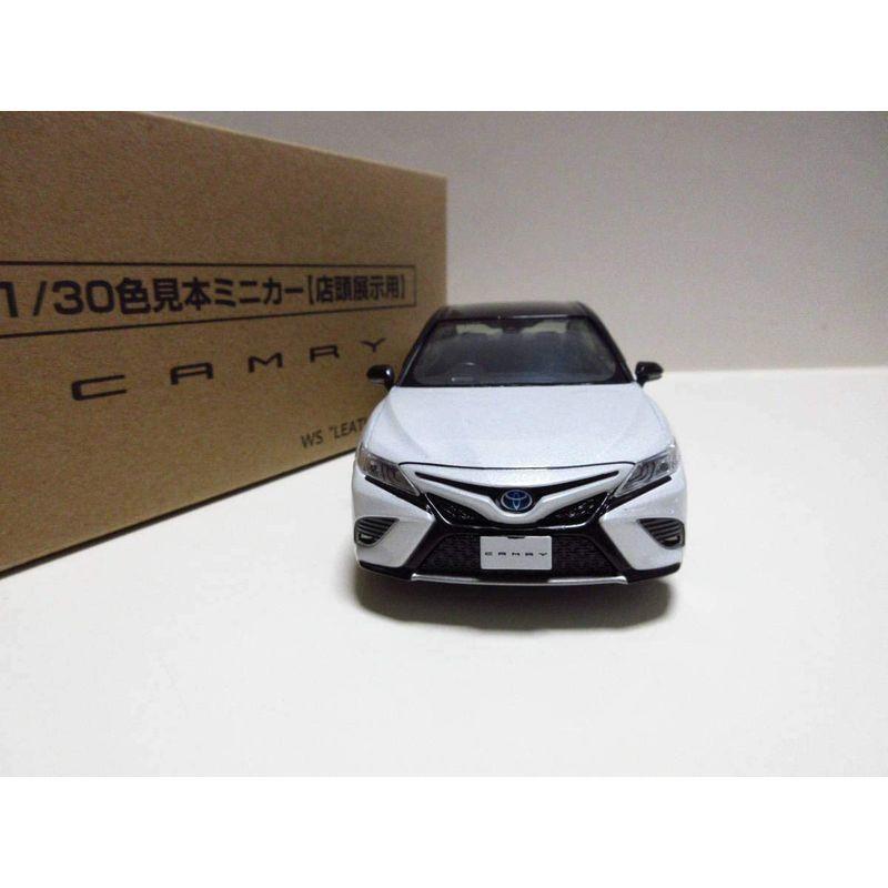 トヨタ 新型カムリ ハイブリッド WS レザーパッケージ CAMRY カラーサンプル2トーン ブラックxホワイトパール 新型カムリ ハイブリッド WS レザーパッケージ CAMRY トヨタ カラーサンプル2トーン ブラックxホワイトパール 　