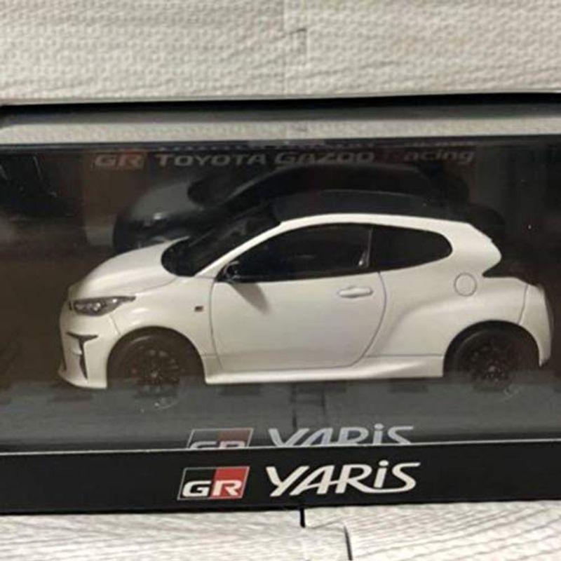 1/30 GRヤリス ミニカー パールホワイト