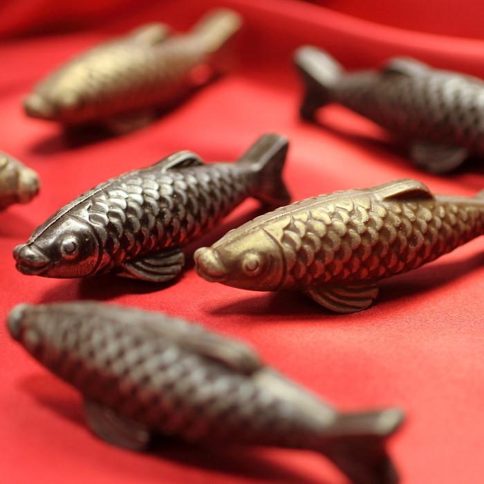 珍しい玉（ギョク）の置物 ホワイトデー ギフト 2025 おもしろチョコ ポワソン 2個（手提げ袋付き