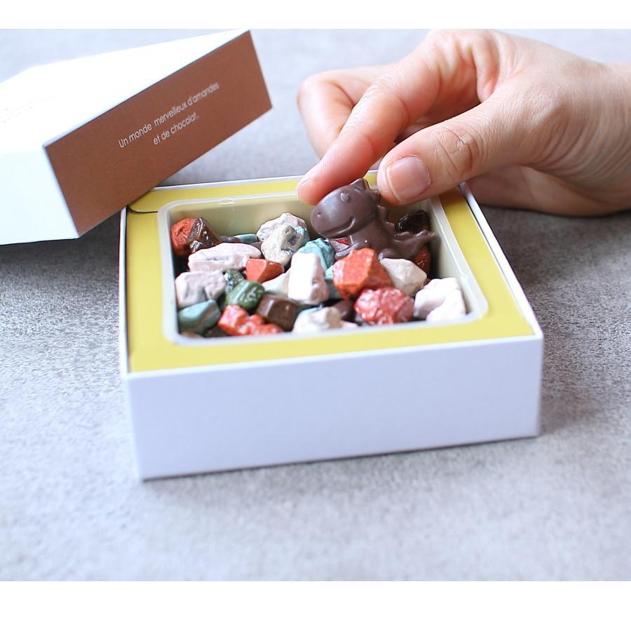 バレンタイン チョコ おもしろチョコ 恐竜発掘チョコ 3体入り 手提げ袋付き 22 面白い チョコレート 石ころ そっくり 予約 本命 義理チョコ 職場 Vd 1 2 0 00 Okodepa おこデパ 通販 Yahoo ショッピング