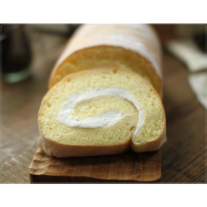 ロールケーキ専門店 こだわり卵 有精卵ロール 16cm 広島 名物 スイーツ ケーキ ギフト 内祝い お返し 誕生日 お菓子 お歳暮 お年賀 クルル 広島 |  | 10