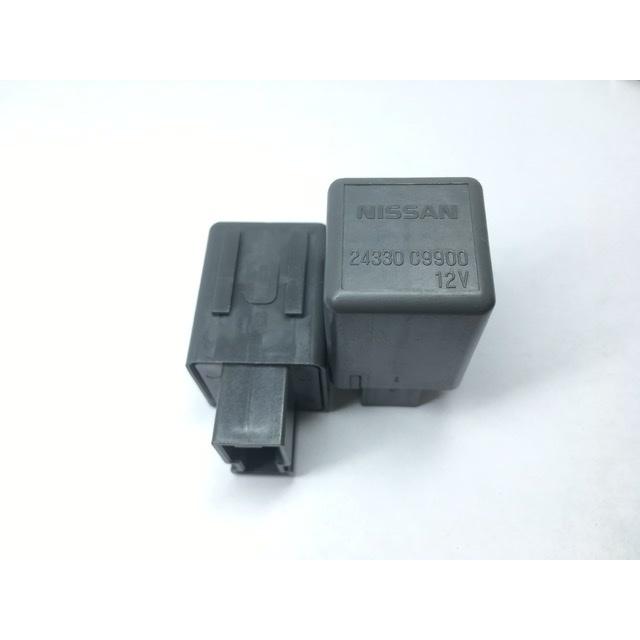 サーキットブレーカー リレー 2個 12V 未テスト ニッサン 車から サーキットブレーカー リレー 2個 12V 未テスト ニッサン 車から