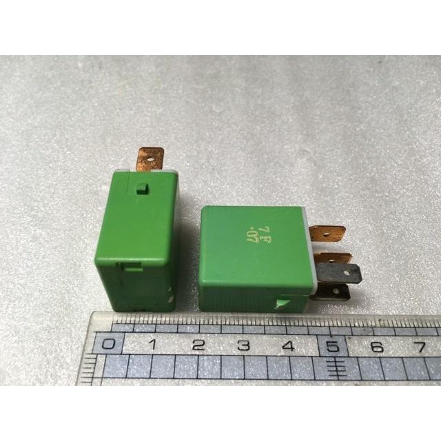 デンソー リレー 2個 12V 未テスト スバル 車から DENSO 156700-1950