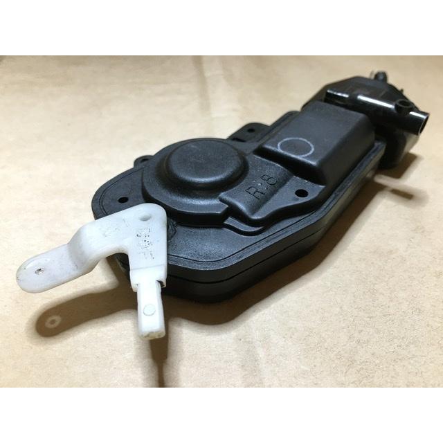 ドア ロック アクチュエーター 右 前 ムーヴ L160S ダイハツ AISIN
