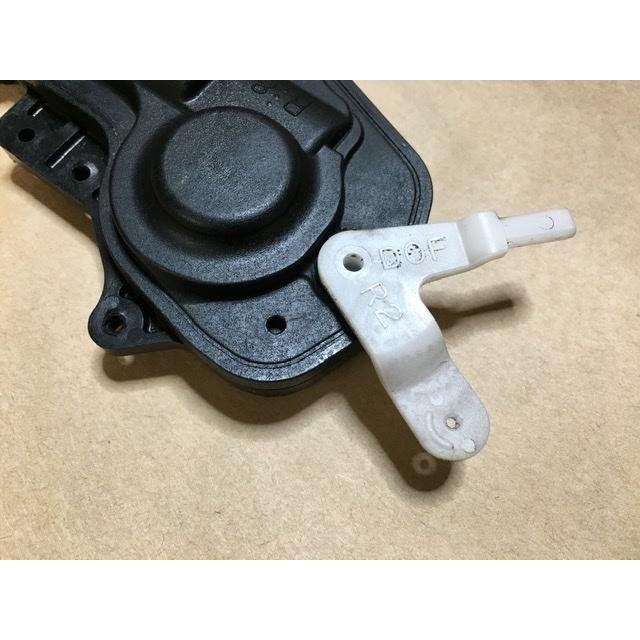ドア ロック アクチュエーター 右 前 ムーヴ L160S ダイハツ AISIN