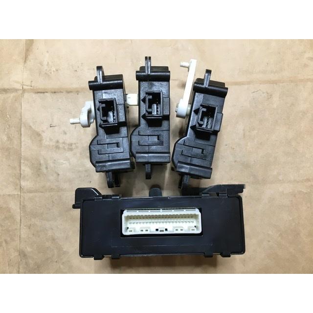 エアコン サーボ モーター 3個 コンピューター ムーヴ L175S ダイハツ