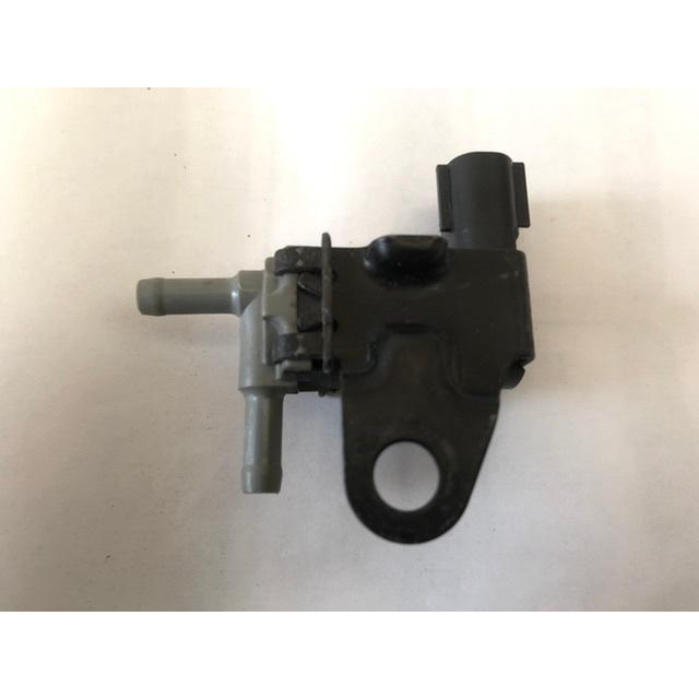 バキューム スイッチング バルブ ムーヴ L175S ダイハツ 純正 KF