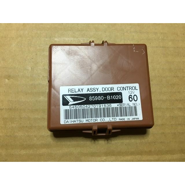 ドア コントロール リレー 未テストジャンク パッソ QNC10 トヨタ 純正
