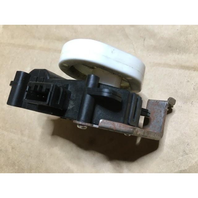 エアコン サーボ モーター ワゴンR MH22S スズキ 純正 DENSO 113800