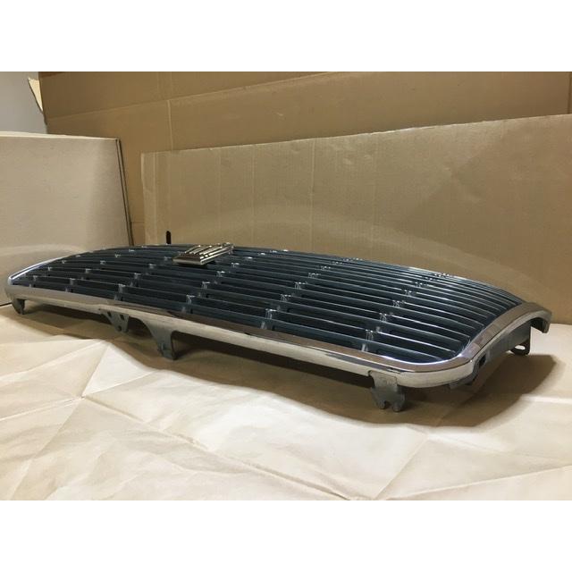 フロント ラジエーター グリル メッキ クラウン トヨタ 仕入品 53111