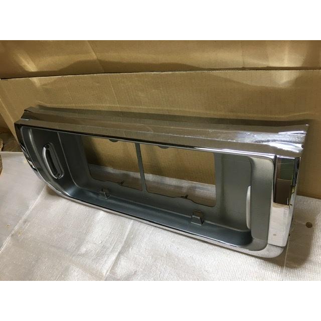 リア ガーニッシュ メッキ セドリック QJY31 ニッサン 純正 79850
