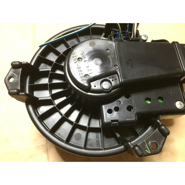 ブロア ファン モーター bB QNC21 トヨタ 純正 DENSO 272700