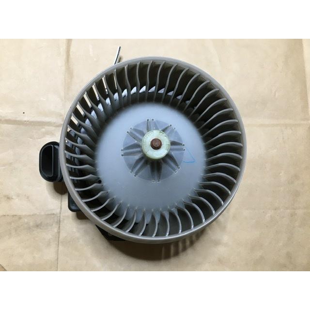 ブロア ファン モーター bB QNC21 トヨタ 純正 DENSO 272700-3020