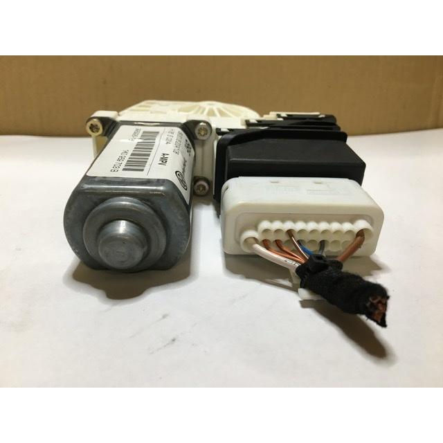 たかさん専用にお譲りしますウィンドウレギュレーター モーター 左右・ 未使用品 パワーウィンドウモーター (UDトラックス コンドル用) トラック