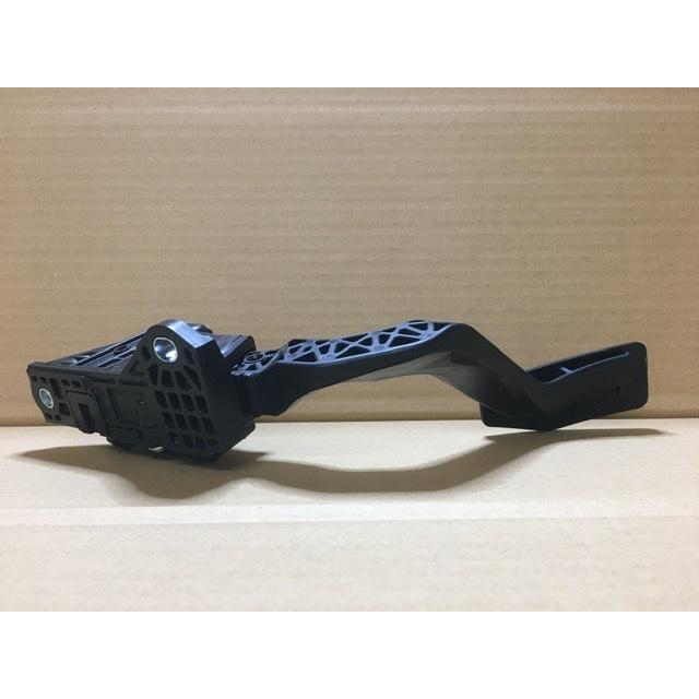 ワタル アクセル ペダル MRワゴン MF33S スズキ 純正 MIKUNI APM40-116