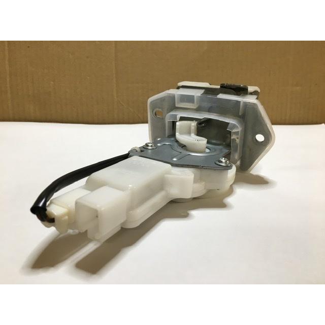 バックドア ドア ロック アクチュエーター スイフト ZC71S スズキ 純正