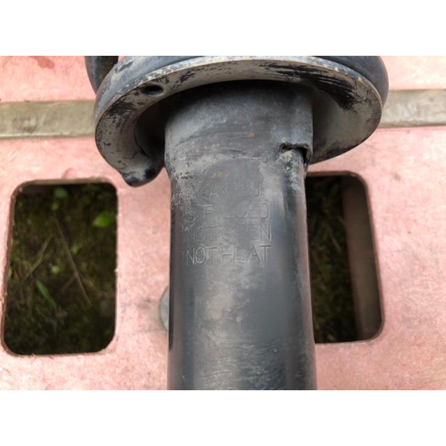 フロント ストラット 左 ソニカ L405S ダイハツ 48510-B2430 KYB AK18U