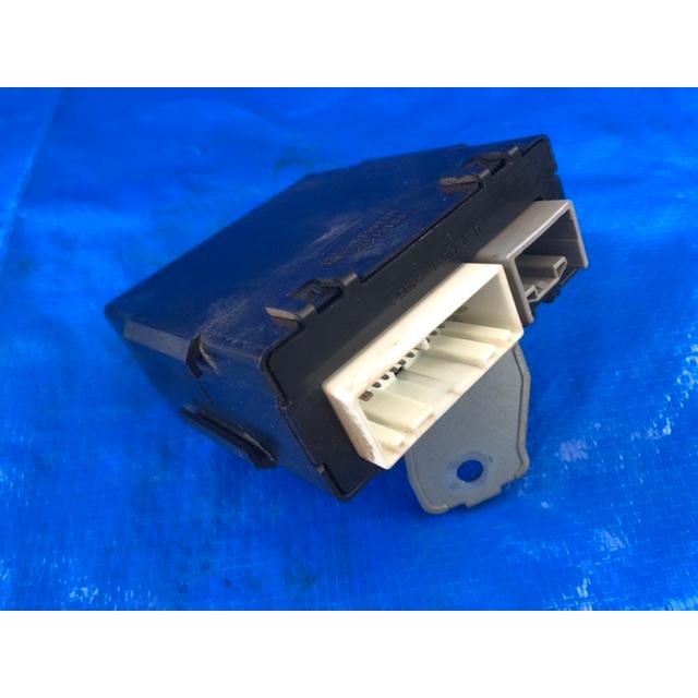 ドア ロック コントロール コンピューター ユニット エブリィ DA64V