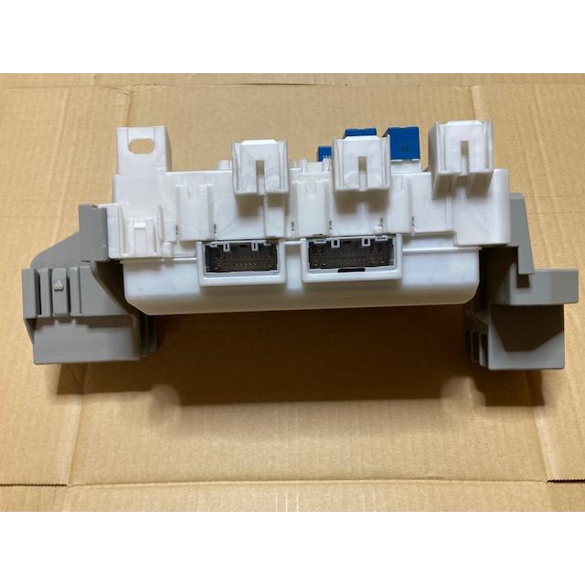 室内 ヒューズ ボックス アルト HA25S スズキ 純正 36780-64L02 室内 ヒューズ ボックス アルト HA25S スズキ 純正 36780-64L02