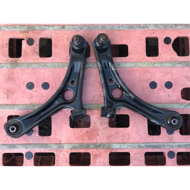 ダイハツ純正ロアアーム左右セット