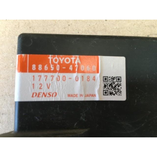 エアコン アンプ コンピューター プリウス ZVW30 トヨタ 純正 88650