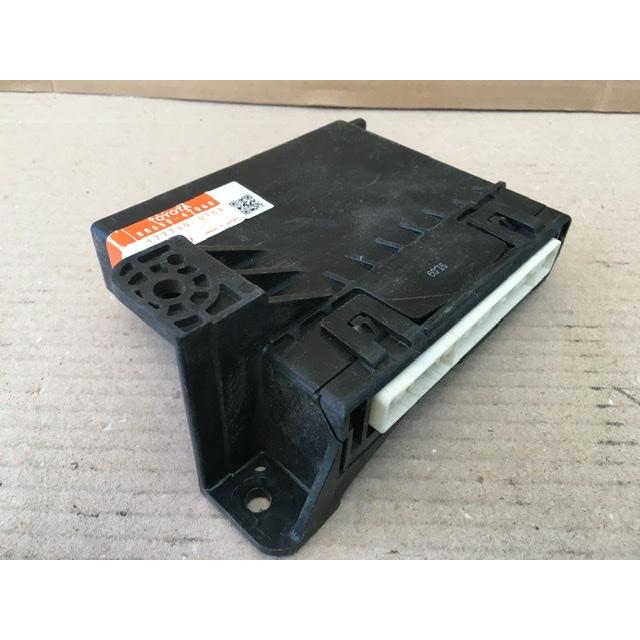 エアコン アンプ コンピューター プリウス ZVW30 トヨタ 純正 88650
