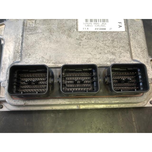 エンジン コンピューター フィット GE6 ホンダ L13A AT FF 37820-RB0