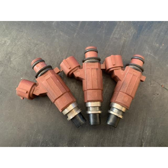 jb23 5型6型　燃料インジェクター 3個セット + インジェクターレール美品 jb23 5型6型 燃料インジェクター 3個セット + インジェクター