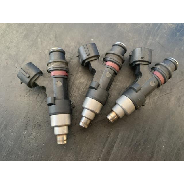 スズキ純正　JA22ジムニー　K6Aエンジン　インジェクター　3本 スズキ純正 JA22ジムニー K6Aエンジン インジェクター 3本 2025