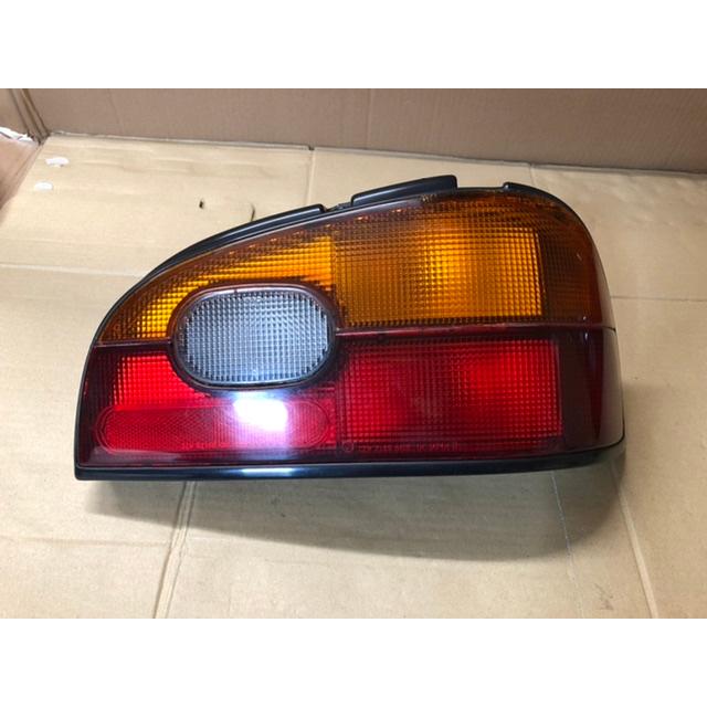 テール ライト 右 ヴィヴィオ KK3 M300 スバル 純正 84201KC000 OEW