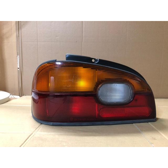 テール ライト 左 ヴィヴィオ KK3 M300 スバル 純正 84201KC010 OEW